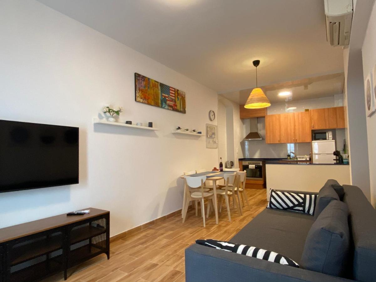 Appartement Sant Lluis Center, 2 Min Walk From The Sea *