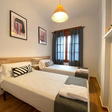 Apartments Sant Lluis Center, 2 Min Walk From The Sea Lloret de Mar Exterior photo